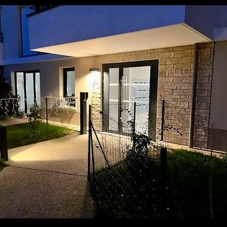T2 A 5 Minutes De Disneyland Montévrain Exterior foto